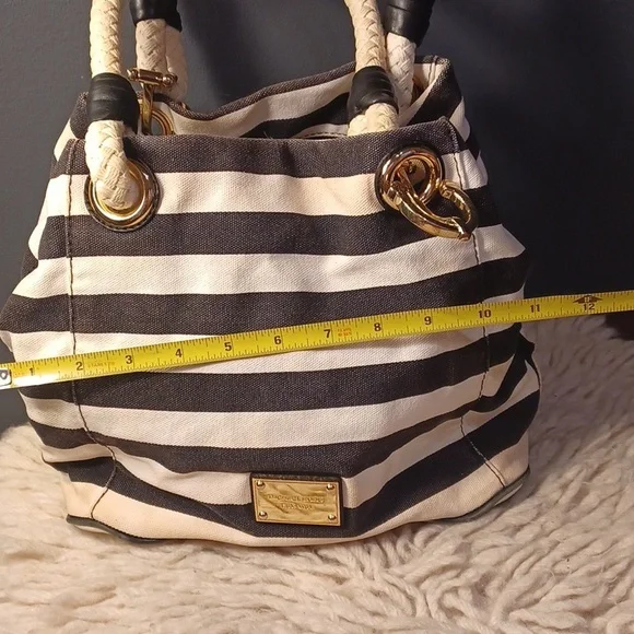 Michael Korsbucketpurse